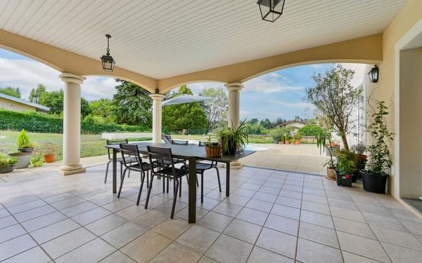 Saint Cyr au Mont d'Or - Maison familiale avec vue dégagée, au calme, grand terrain et sous-sol complet