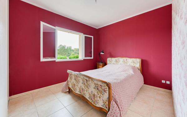 Saint Cyr au Mont d'Or - Maison familiale avec vue dégagée, au calme, grand terrain et sous-sol complet