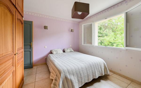 Saint Cyr au Mont d'Or - Maison familiale avec vue dégagée, au calme, grand terrain et sous-sol complet