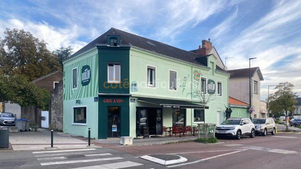 Vente
                Maison82 m² - 4 Pièces -
                    NANTES (44300)