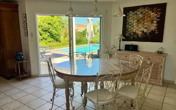 Maison à vendre    5 pièces •  Cozes