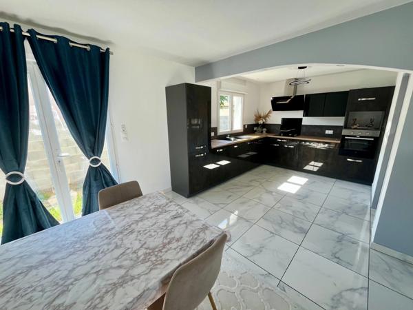 MOUTIERS SUR LAY 85 AU CALME VILLA PLAIN PIED GRAND CONFORT 3 CHAMBRES AVEC DEPENDANCES SUR 620M² CLOS