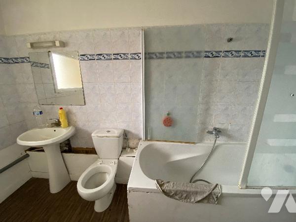 CAEN RIVE DROITE - DEUX MAISONS MITOYENNES A RENOVER -