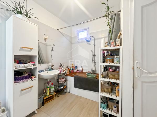 Maison - Secteur Boileaux - 110m2 - Rénovation à prévoir - Garage - Plan de cuques 13380