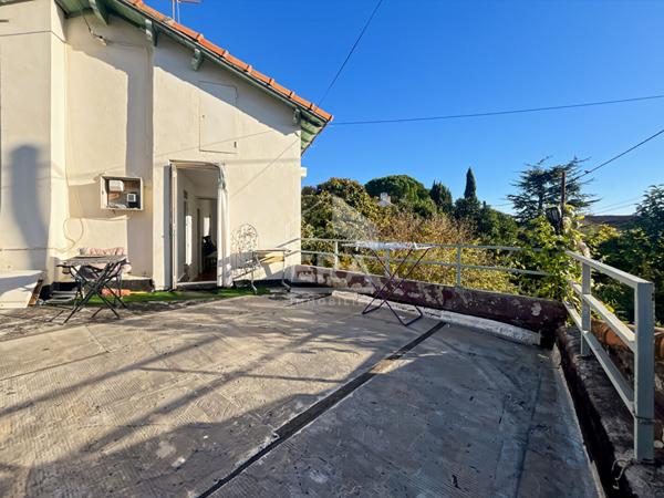 Maison - Secteur Boileaux - 110m2 - Rénovation à prévoir - Garage - Plan de cuques 13380