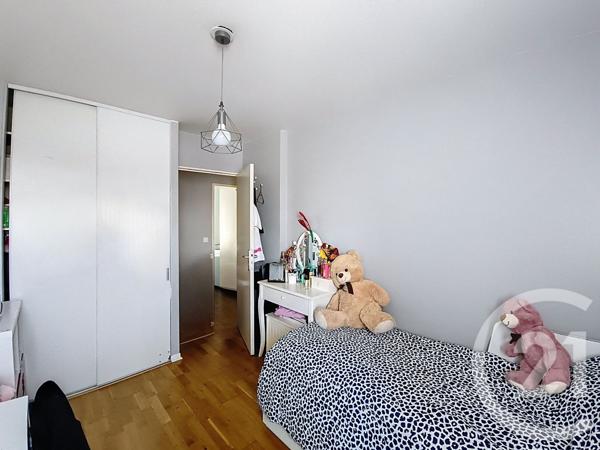 Appartement F4 à vendre  4 pièces - 75,91 m2 ST DENIS - 93