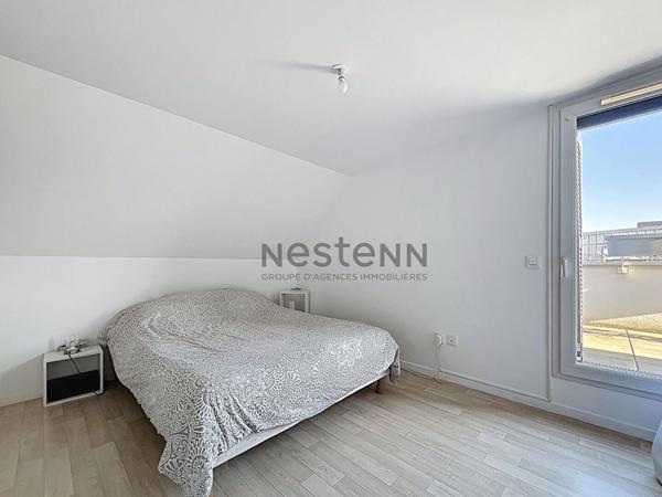 Appartement VAL POMPADOUR (limite CRETEIL) 3 pièces dernier étage avec terrasse!