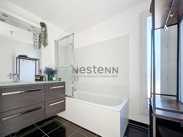 Appartement VAL POMPADOUR (limite CRETEIL) 3 pièces dernier étage avec terrasse!