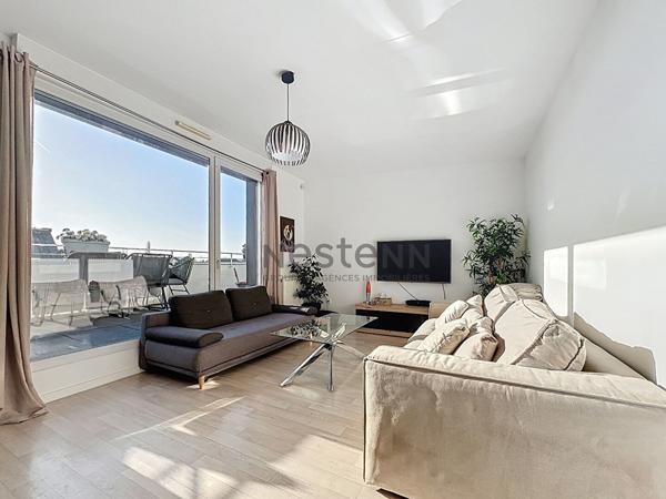 Appartement VAL POMPADOUR (limite CRETEIL) 3 pièces dernier étage avec terrasse!