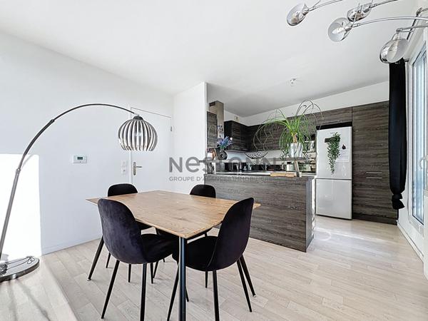 Appartement VAL POMPADOUR (limite CRETEIL) 3 pièces dernier étage avec terrasse!