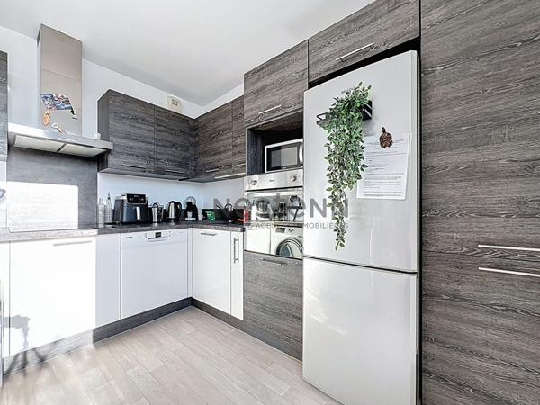 Appartement VAL POMPADOUR (limite CRETEIL) 3 pièces dernier étage avec terrasse!