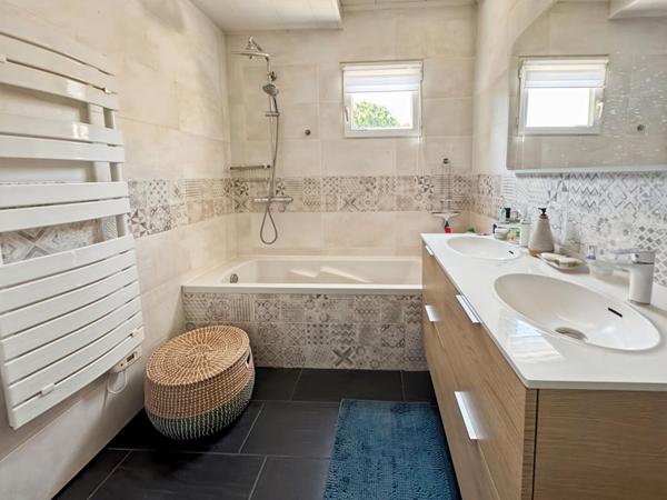 Maison 126 m2, 4 chambres, piscine