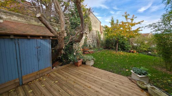 Une maison ou 2 appartements avec jardin !!!