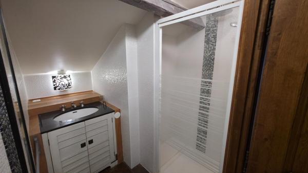 Une maison ou 2 appartements avec jardin !!!