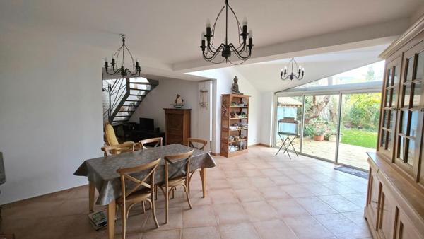 Une maison ou 2 appartements avec jardin !!!