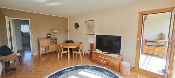 Lumineux et spacieux appartement F3 à 6 minutes à pied de la gare.