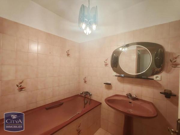 Appartement à louer 3 pièces 66.94m² Nîmes (30000)