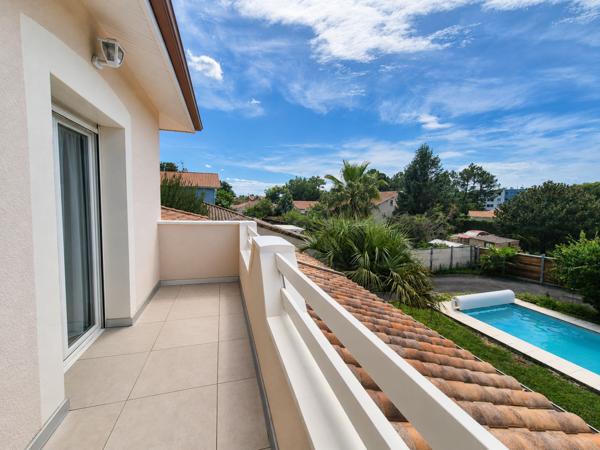 Maison 6 pièce(s) 4 chambre(s) 180.1 m²