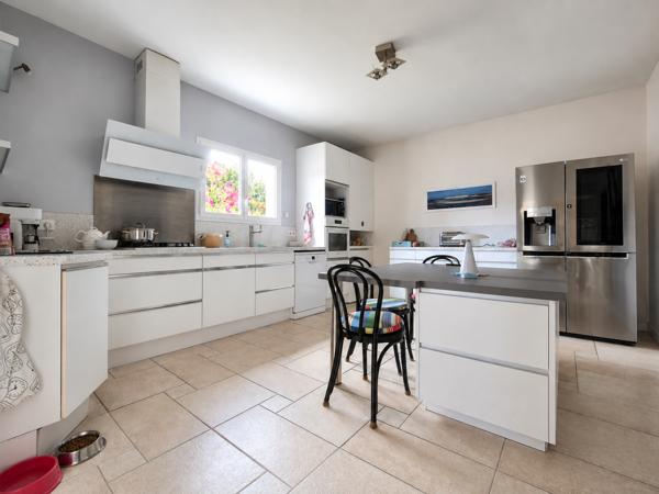 Maison 6 pièce(s) 4 chambre(s) 180.1 m²