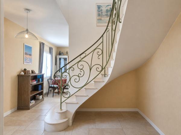 Maison 6 pièce(s) 4 chambre(s) 180.1 m²