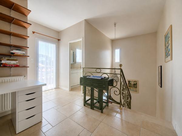 Maison 6 pièce(s) 4 chambre(s) 180.1 m²