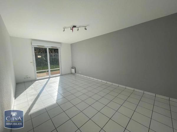 Appartement à louer 3 pièces 64.25m² Lons (64140)