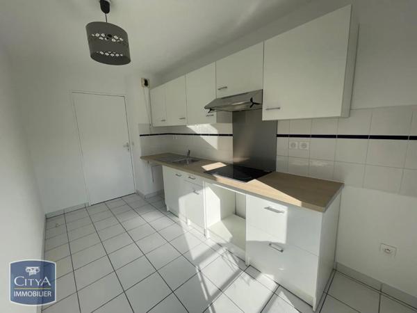 Appartement à louer 3 pièces 64.25m² Lons (64140)