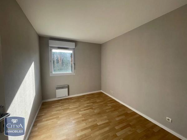 Appartement à louer 3 pièces 64.25m² Lons (64140)