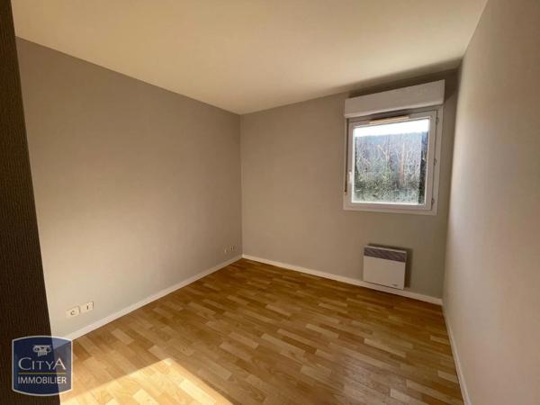 Appartement à louer 3 pièces 64.25m² Lons (64140)