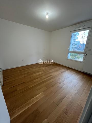 Location Appartement 5 pièces 101.6 m² - Rueil Malmaison 92500