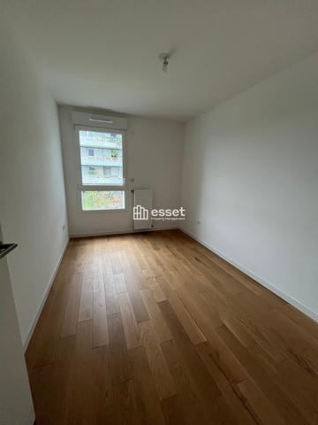 Location Appartement 5 pièces 101.6 m² - Rueil Malmaison 92500