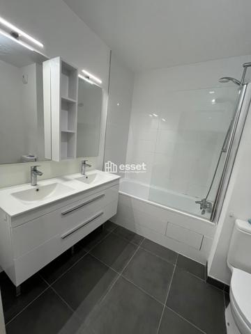 Location Appartement 5 pièces 101.6 m² - Rueil Malmaison 92500