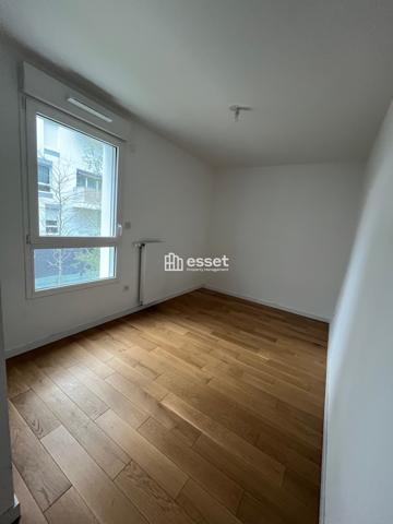 Location Appartement 5 pièces 101.6 m² - Rueil Malmaison 92500