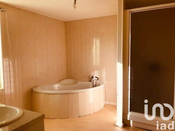 Maison 5 pièces de 140 m² à Viersat (23170)