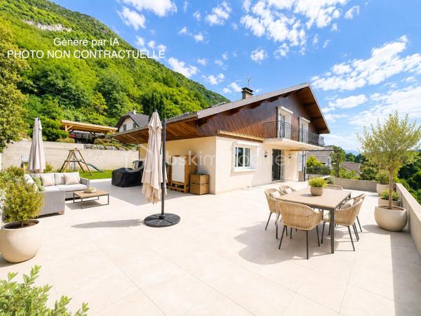 Idéalement située à Challes-les-Eaux, dans un environnement particulièrement recherché, au calme absolu au fond d’une impasse et à seulement à quelques minutes à pied du centre-ville, cette belle maison familiale saura séduire les amateurs d’espace, de tranquillité et de confort.

Édifiée sur un terrain de 680 m², cette maison développe 174 m² habitables (290 m² au sol) répartis sur trois niveaux, offrant de beaux volumes et une organisation idéale pour une grande famille.

Dès l’entrée, vous découvrirez une maison lumineuse bénéficiant d’une agréable exposition sud-ouest ainsi que d’une belle vue dégagée. Les espaces de vie profitent d’un accès direct aux grands balcons et à la terrasse exposés ouest, parfaits pour profiter des fins de journée ensoleillées.

L’agencement intérieur a été pensé pour offrir confort et fonctionnalité avec cinq grandes chambres, dont une véritable suite parentale au RDC comprenant dressing et salle de bains privative — un atout rare et particulièrement recherché. Des WC indépendants sont présents à chaque niveau ainsi qu'une salle d'eau à l'étage.

À l’extérieur, la maison offre différents espaces de vie permettant de profiter pleinement de chaque moment de la journée, avec un agréable coin jardin côté est.

Construite dans les années 70 et parfaitement entretenue, cette maison bénéficie de prestations de confort appréciables avec des menuiseries PVC en triple vitrage et des volets roulants électriques, garantissant confort thermique et tranquillité au quotidien. Elle est également équipée d’un chauffage performant aux granulés de bois (pellets), lui permettant d’obtenir un excellent classement énergétique (DPE C).

Un sous-sol total complète ces prestations avec de vastes espaces de stockage, une cave, un grand garage ainsi que des stationnements extérieur.

Son emplacement constitue un véritable point fort : située derrière le parc des Thermes, elle permet un accès rapide aux commodités, écoles, commerces et axes principaux tout en conservant un environnement résidentiel paisible.

Une maison aux volumes généreux et à l’emplacement privilégié, idéale pour une famille à la recherche d’espace et de qualité de vie.

Contactez moi si vous souhaitez organiser une visite.