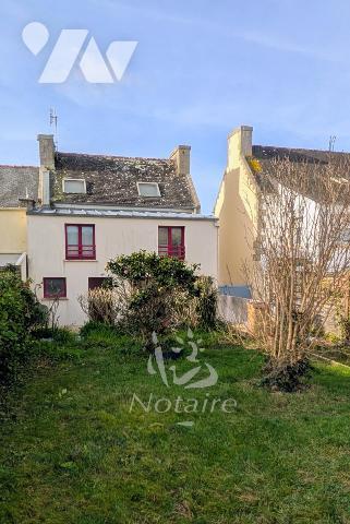 Plouescat – Hyper centre, à deux pas de toutes les commodités