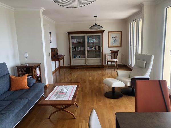Rive droite Appartement type 3 avec ascenseur. Vue mer. , Brest