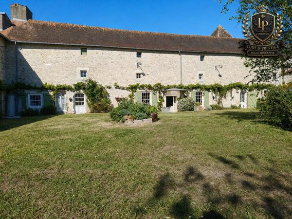 Bien de caractère chargé d'histoire à vendre LA MOTHE SAINT HERAY (79)