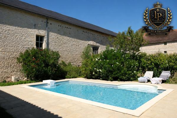 Bien de caractère chargé d'histoire à vendre LA MOTHE SAINT HERAY (79)