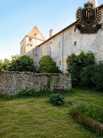 Bien de caractère chargé d'histoire à vendre LA MOTHE SAINT HERAY (79)