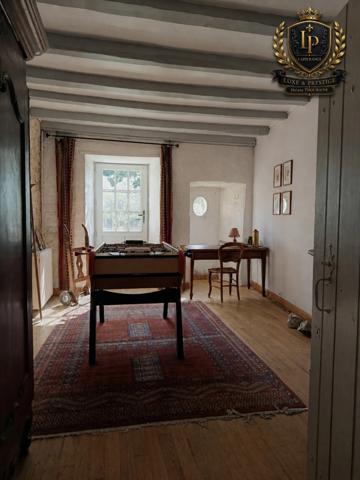 Bien de caractère chargé d'histoire à vendre LA MOTHE SAINT HERAY (79)