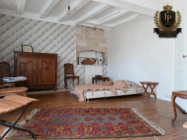 Bien de caractère chargé d'histoire à vendre LA MOTHE SAINT HERAY (79)