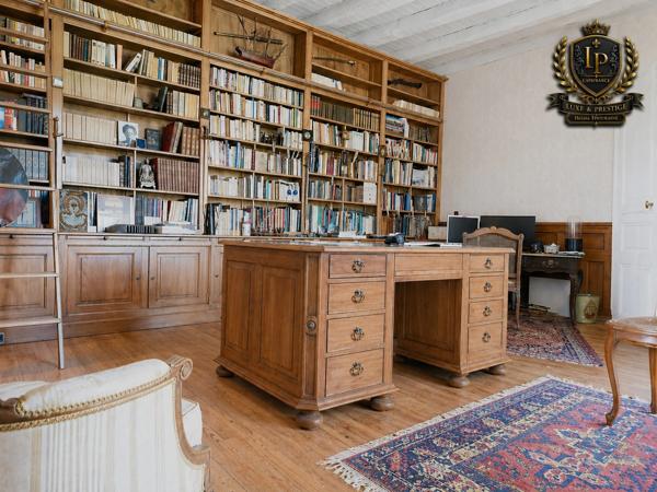 Bien de caractère chargé d'histoire à vendre LA MOTHE SAINT HERAY (79)