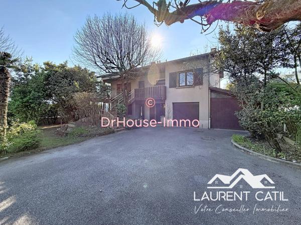 Maison à vendre 9 pièces de 214 m²