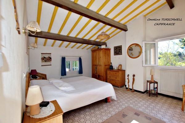 MARSEILLE 12EME - LES TROIS LUCS - PROPRIETE EXCEPTIONNELLE AVEC PISCINE - MAISON PRINICPALE ET APPARTEMENT 3 PIECES