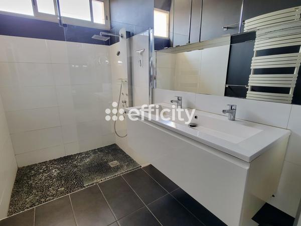 Maison 5 pièces - 210 m²