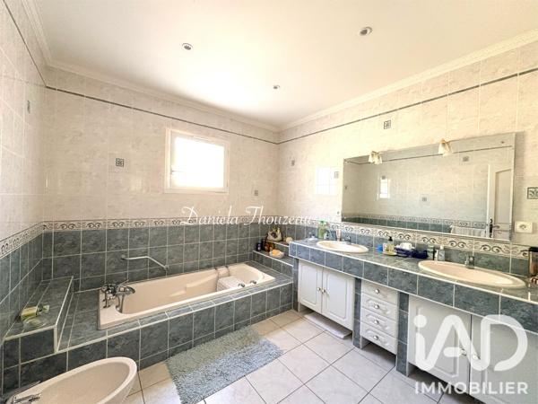 Maison à vendre 5 pièces 142 m² Collobrières