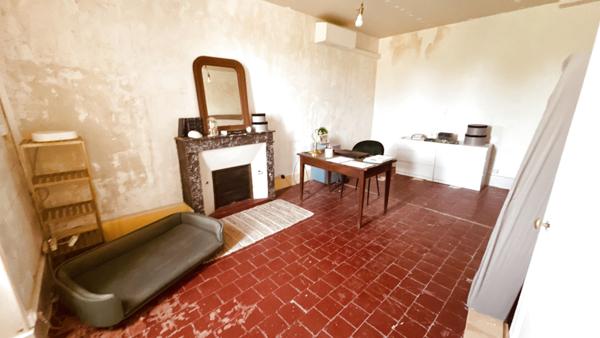 Vault-de-Lugny (89200) Maison bourgeoise avec corps de ferme située dans le secteur de VAULT -DE-LUGNY à 263 220 €