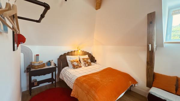 Vault-de-Lugny (89200) Maison bourgeoise avec corps de ferme située dans le secteur de VAULT -DE-LUGNY à 263 220 €