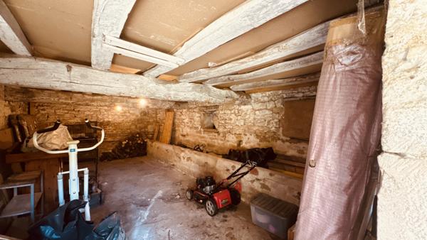 Vault-de-Lugny (89200) Maison bourgeoise avec corps de ferme située dans le secteur de VAULT -DE-LUGNY à 263 220 €